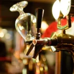 Descubriendo el tardeo en Burgos grifo de cerveza